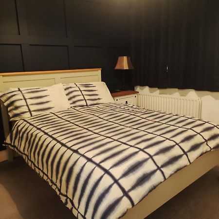Atrium House Guest House Hazel Grove Екстериор снимка