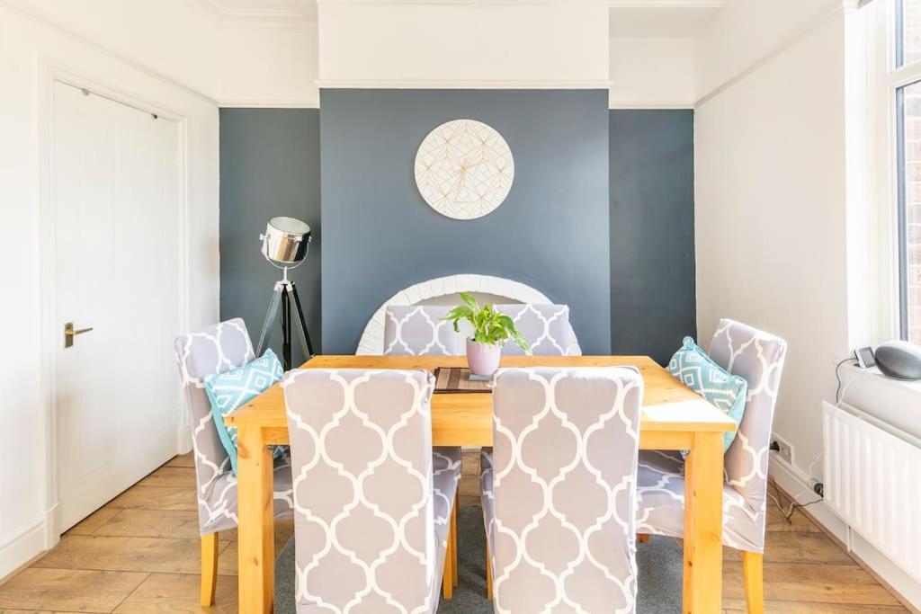 Atrium House Guest House Hazel Grove Екстериор снимка