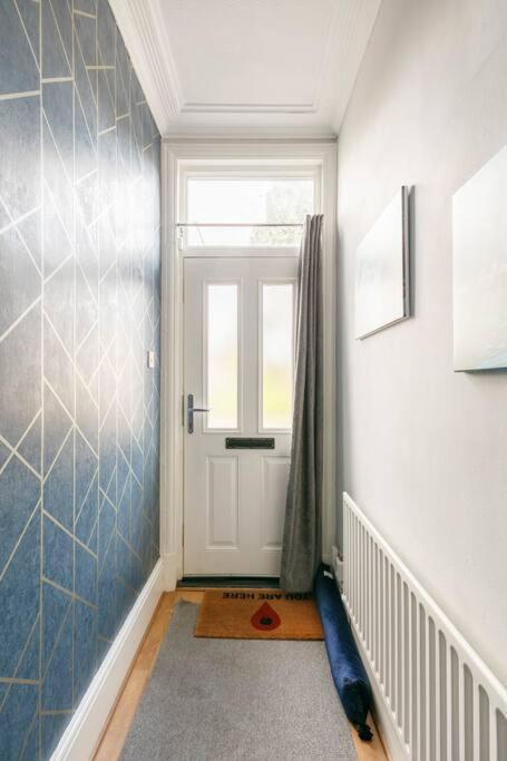 Atrium House Guest House Hazel Grove Екстериор снимка